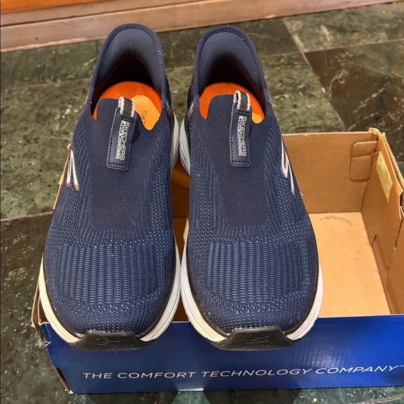 NWT men’s Skechers 10.5 Arch Fit slip ins Shoes - Picture 4 of 6